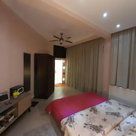 Exantas The Lux-veria Apartmán *